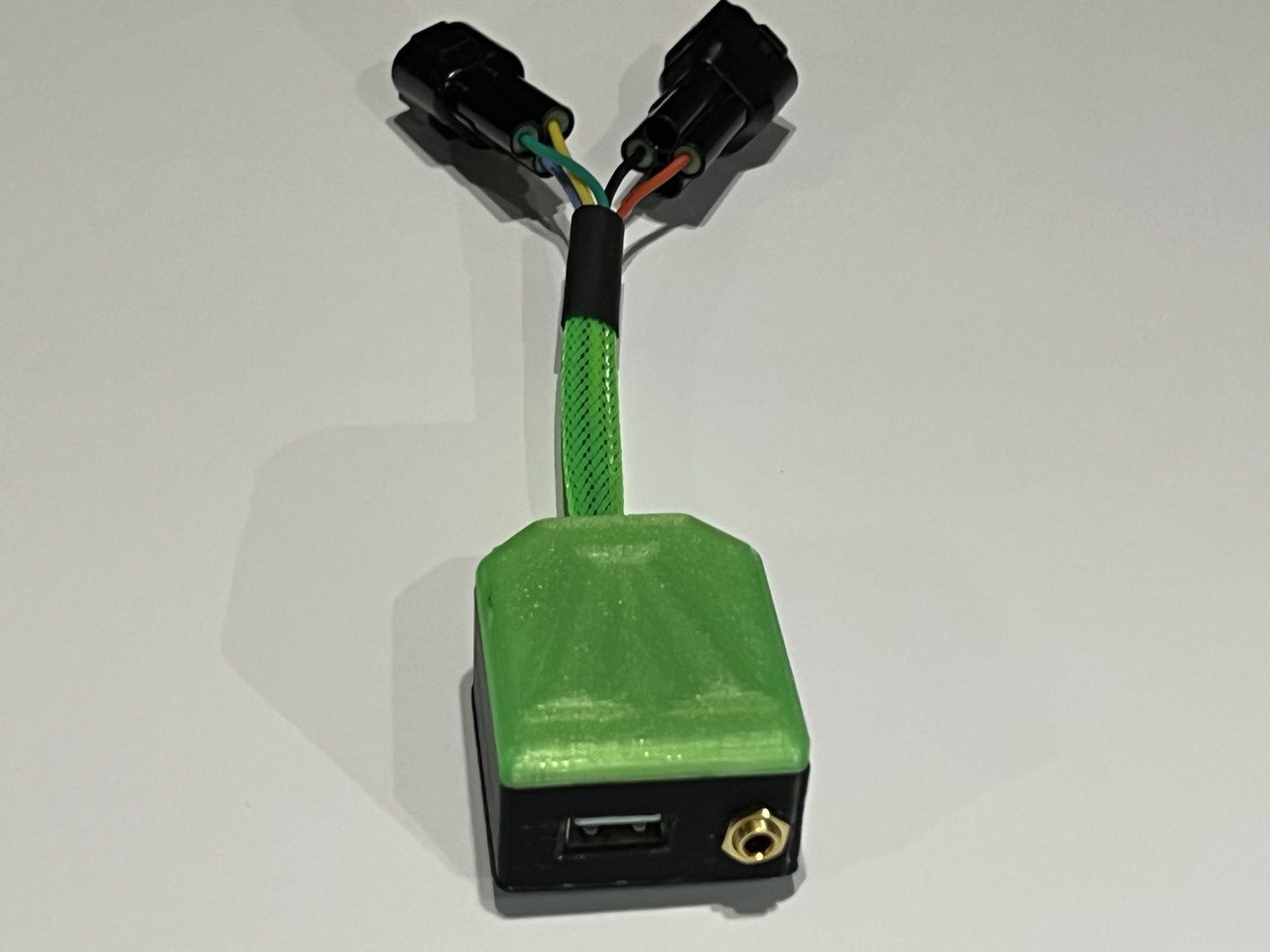 VulcanTunes Aux Charge 3.5mm (1/8") Audio Jack with USB QuickCharge 3.0 (image for) VulcanTunes Aux Charge 3.5mm (1/8") Audio Jack with USB QuickCharge 3.0